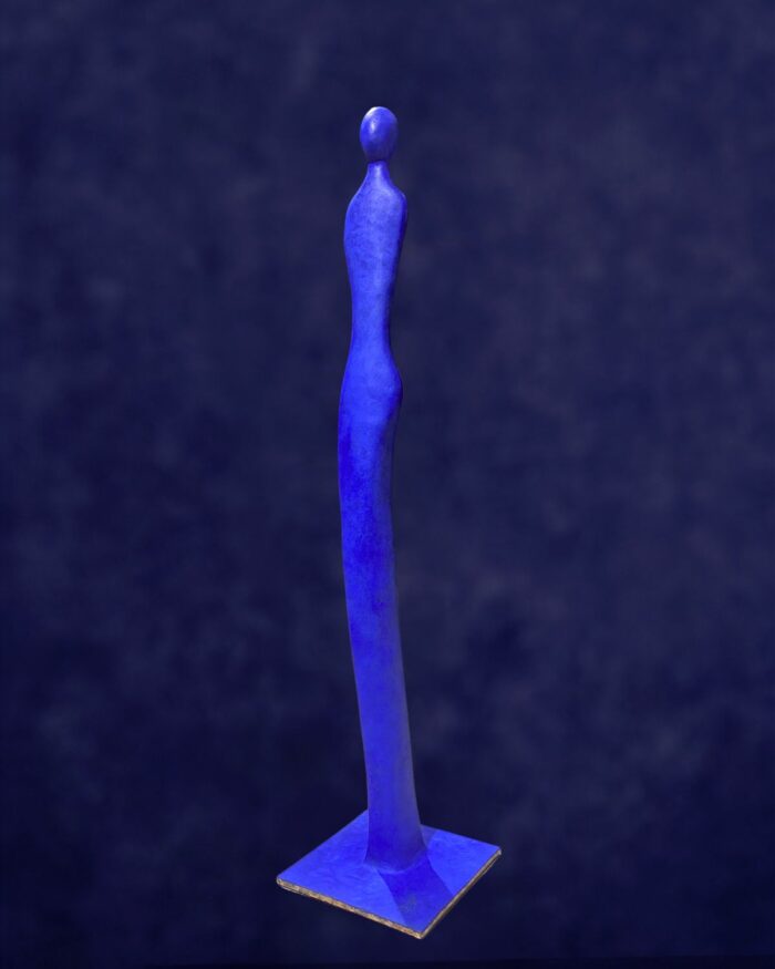 Ainoah, sculpture bronze massif patine bleue 105cm, Liselotte Andersen