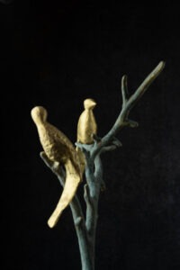 Le temps d'une branche, sculpture bronze massif 45 cm , Liselotte Andersen sculptrice Aix-en-Provence